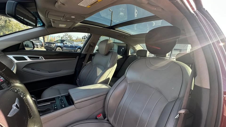 2015 Hyundai Genesis - Image 10 of 15