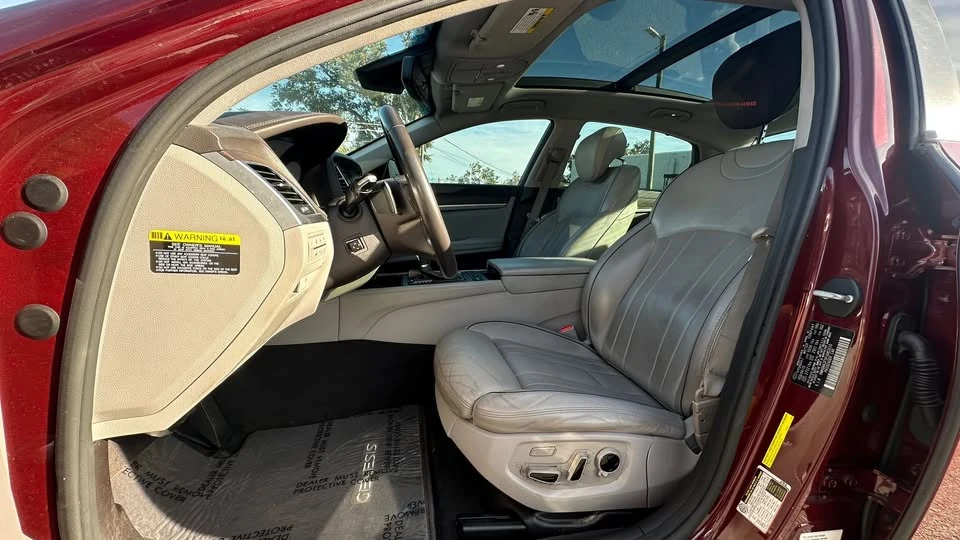 2015 Hyundai Genesis - Image 11 of 15
