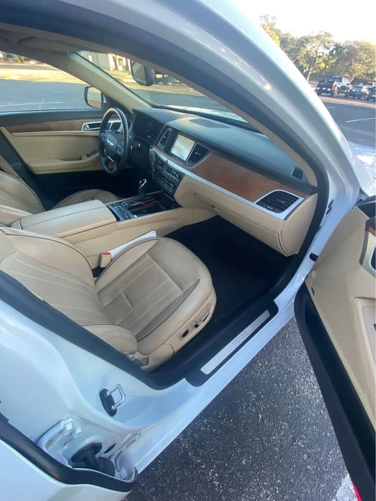 2015 Hyundai Genesis - Image 7 of 12