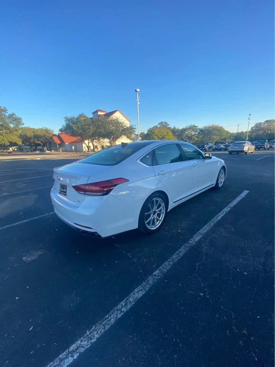 2015 Hyundai Genesis - Image 4 of 12