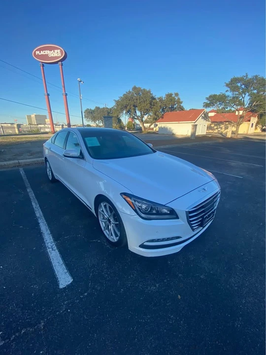2015 Hyundai Genesis - Image 2 of 12