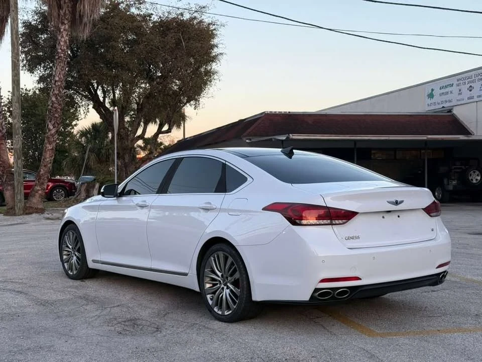 2015 Hyundai Genesis - Image 7 of 17