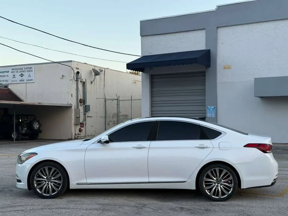 2015 Hyundai Genesis - Image 5 of 17