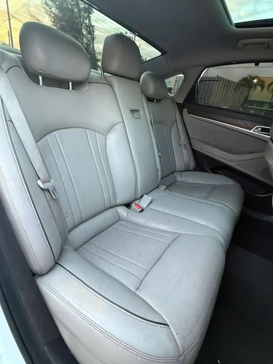 2015 Hyundai Genesis - Image 13 of 17