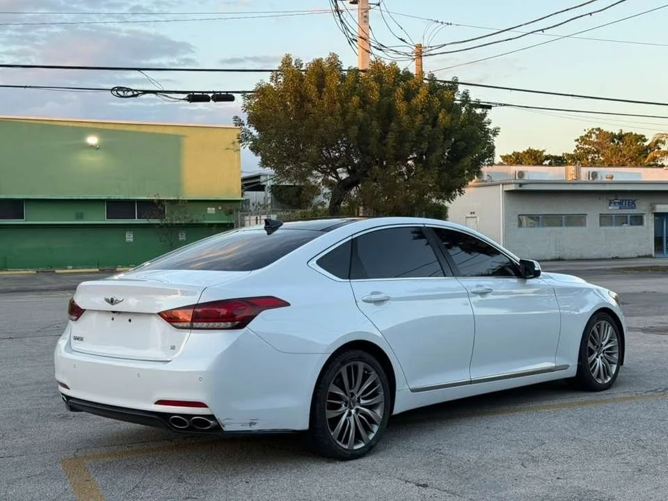 2015 Hyundai Genesis - Image 6 of 17