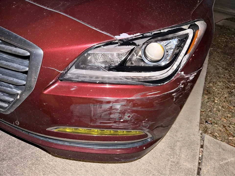 2015 Hyundai Genesis - Image 2 of 13