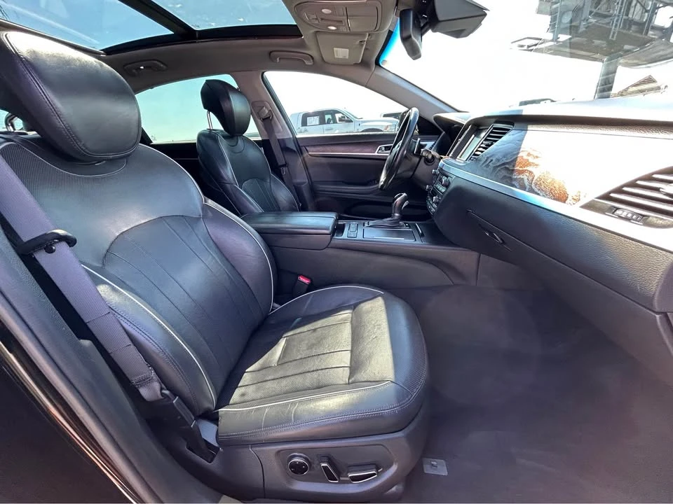 2015 Hyundai Genesis - Image 13 of 20