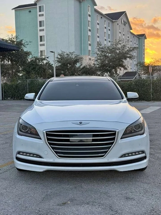 2015 Hyundai Genesis - Image 2 of 18