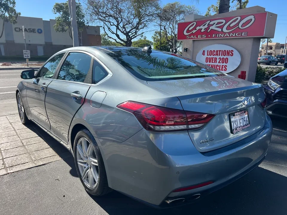 2015 Hyundai Genesis - Image 14 of 16