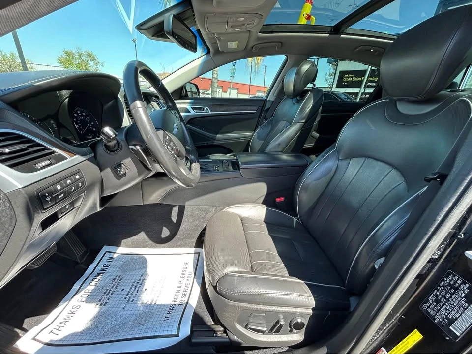 2015 Hyundai Genesis - Image 12 of 20