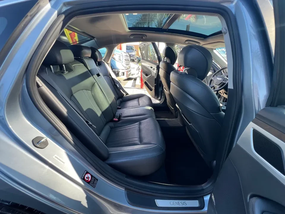 2015 Hyundai Genesis - Image 15 of 16