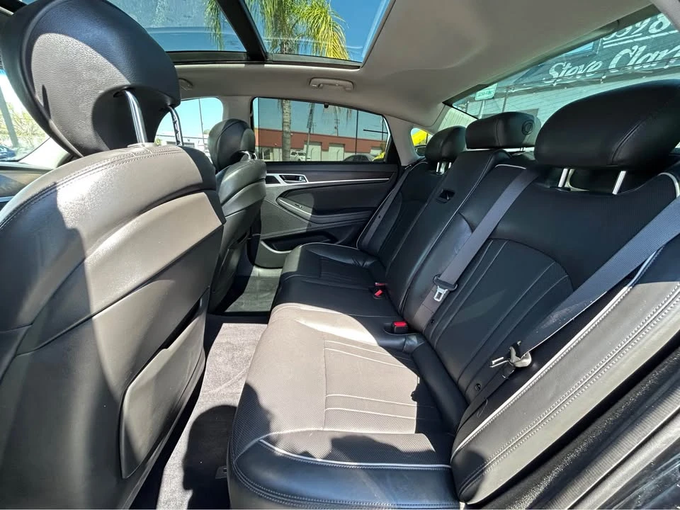 2015 Hyundai Genesis - Image 15 of 20
