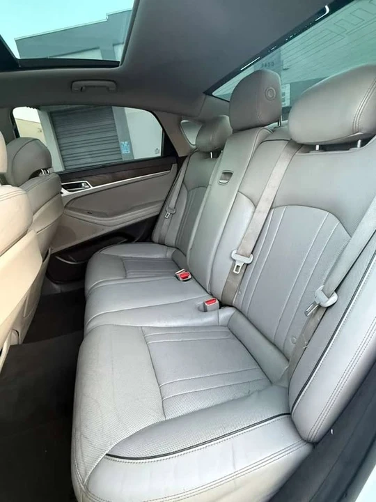 2015 Hyundai Genesis - Image 4 of 17