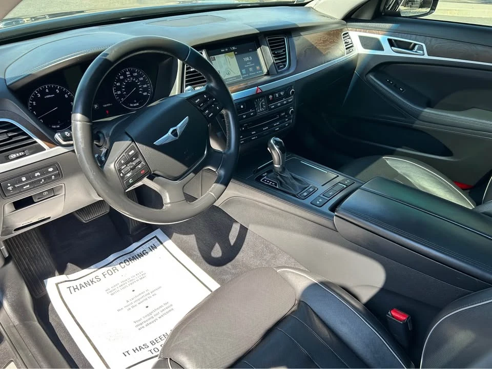 2015 Hyundai Genesis - Image 11 of 20