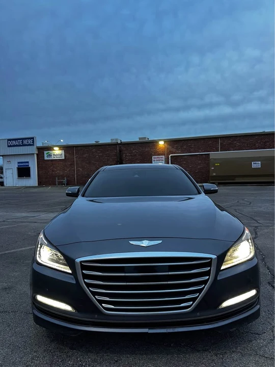 2015 Hyundai Genesis - Image 4 of 14