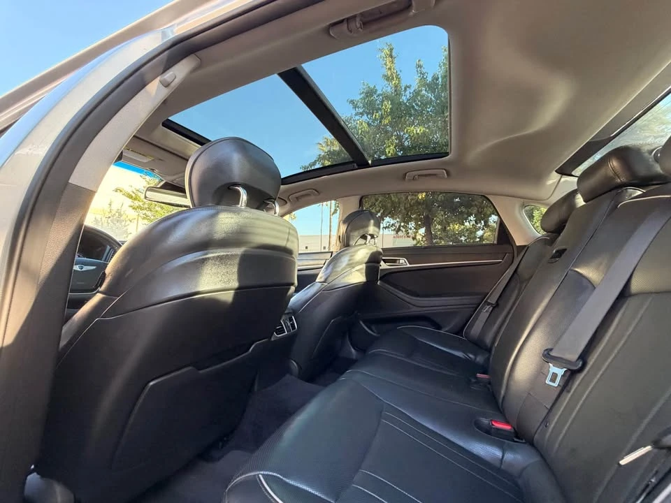2015 Hyundai Genesis - Image 12 of 16