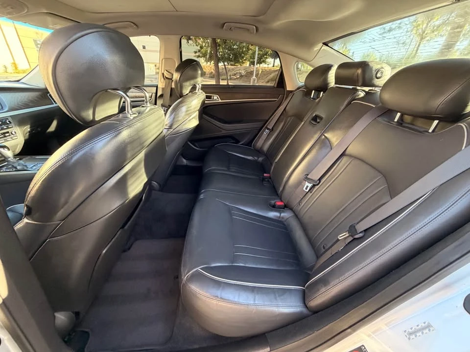 2015 Hyundai Genesis - Image 14 of 16