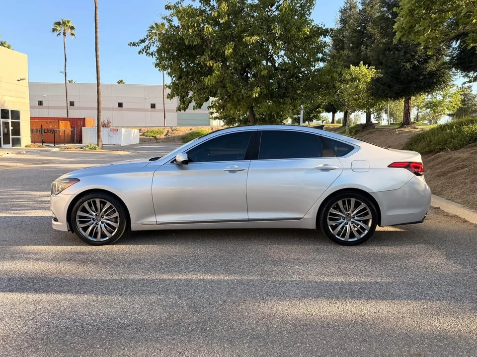 2015 Hyundai Genesis - Image 5 of 16