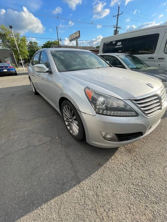 2015 Hyundai Genesis - Image 2 of 9