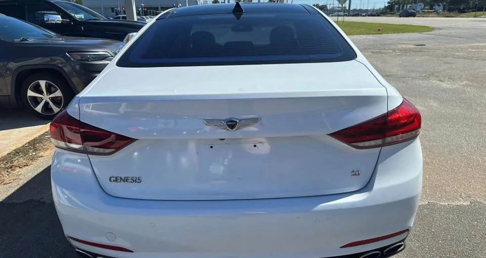 2015 Hyundai Genesis - Image 5 of 19