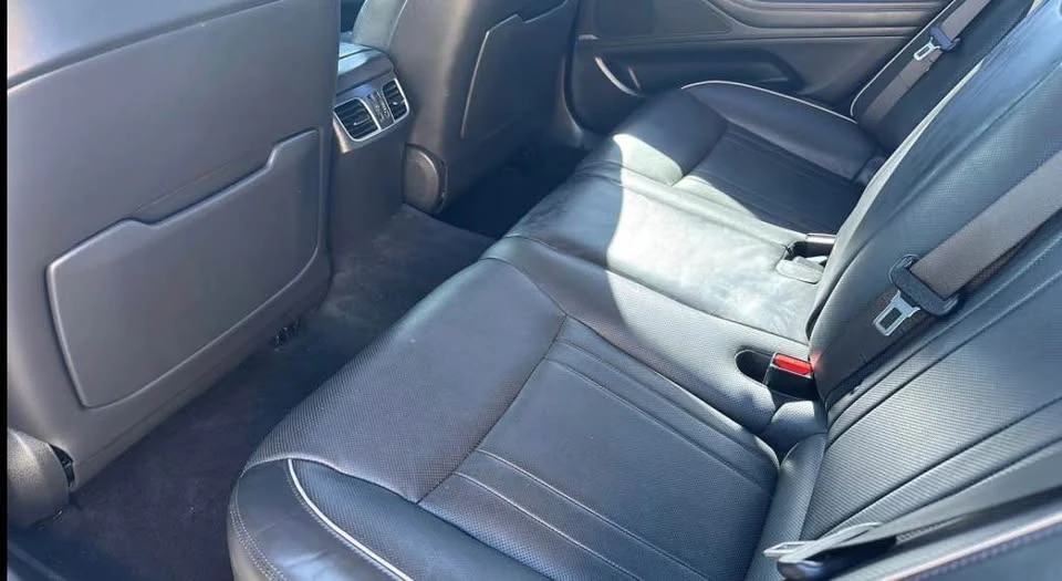 2015 Hyundai Genesis - Image 10 of 19