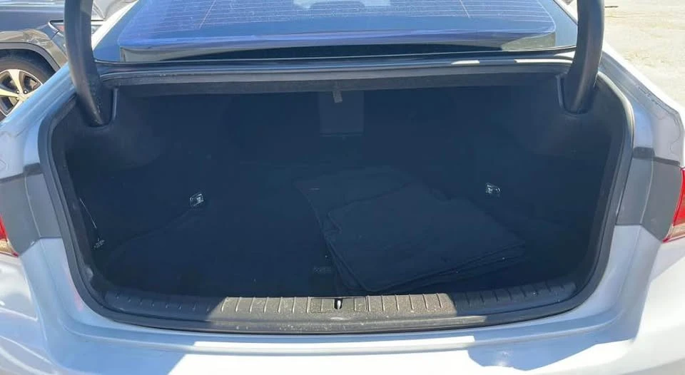 2015 Hyundai Genesis - Image 6 of 19