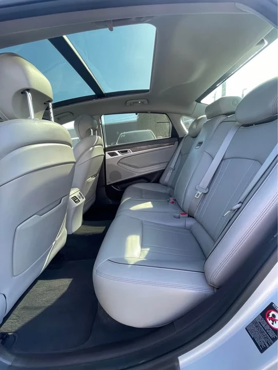 2015 Hyundai Genesis - Image 10 of 15