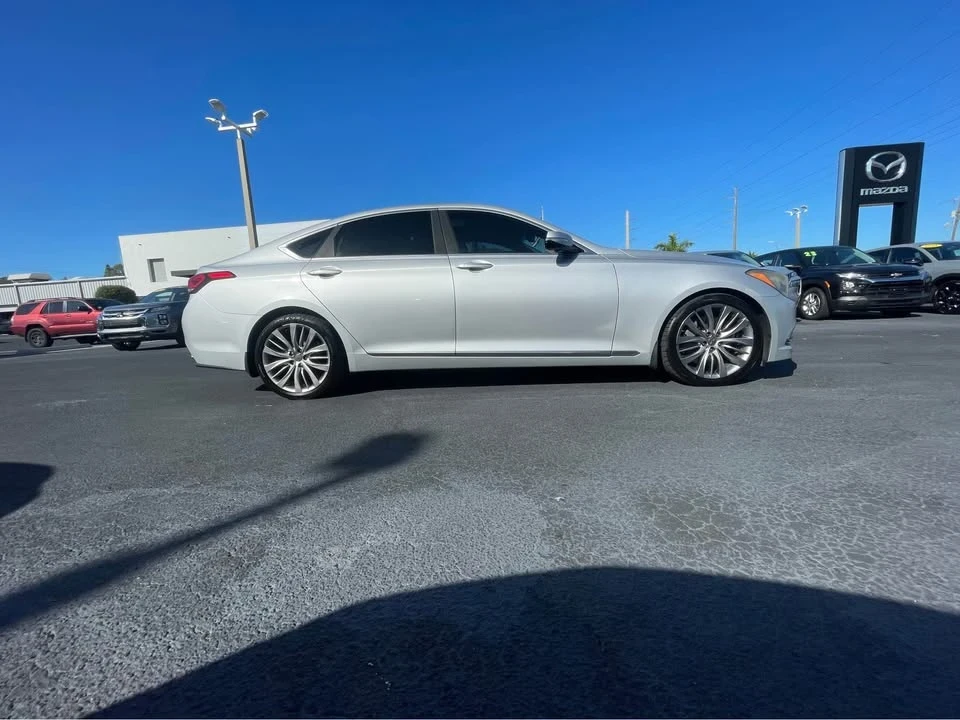 2015 Hyundai Genesis - Image 4 of 15