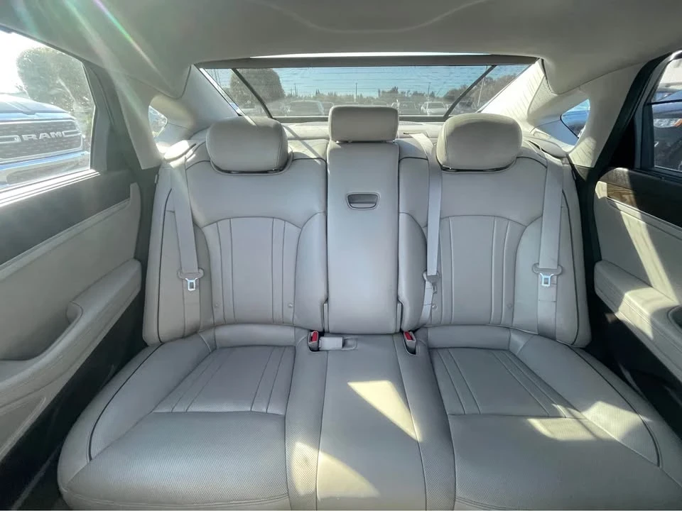 2015 Hyundai Genesis - Image 14 of 15