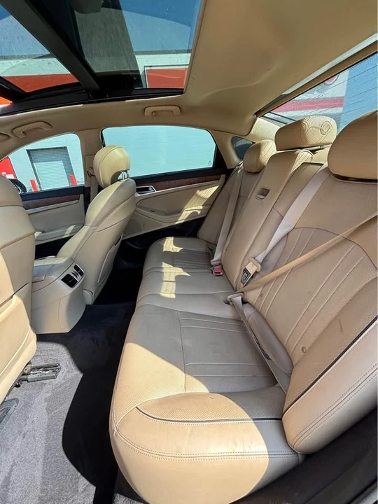 2015 Hyundai Genesis - Image 11 of 12