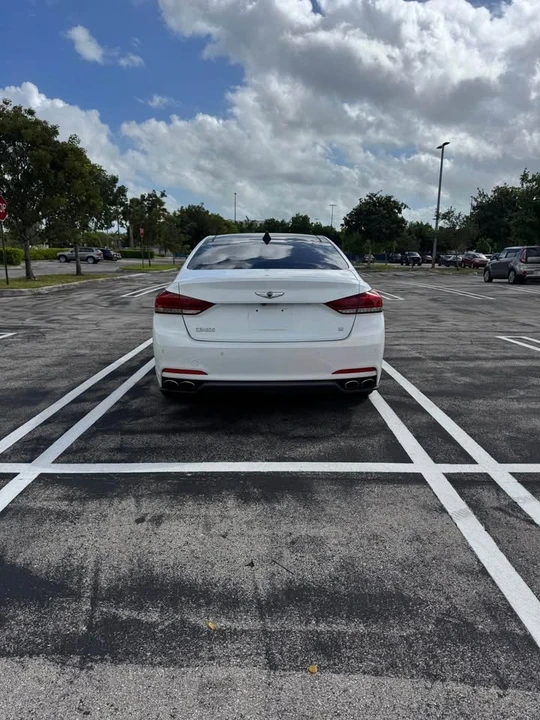 2015 Hyundai Genesis - Image 6 of 13