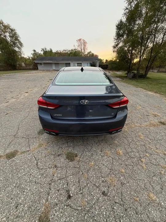 2015 Hyundai Genesis - Image 6 of 12