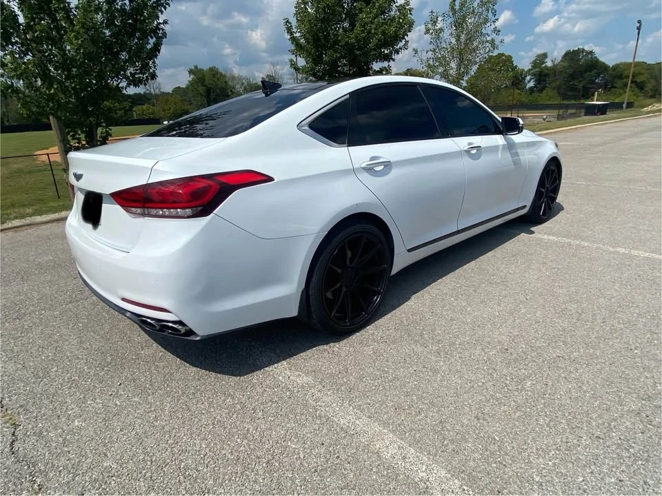 2015 Hyundai Genesis - Image 6 of 17