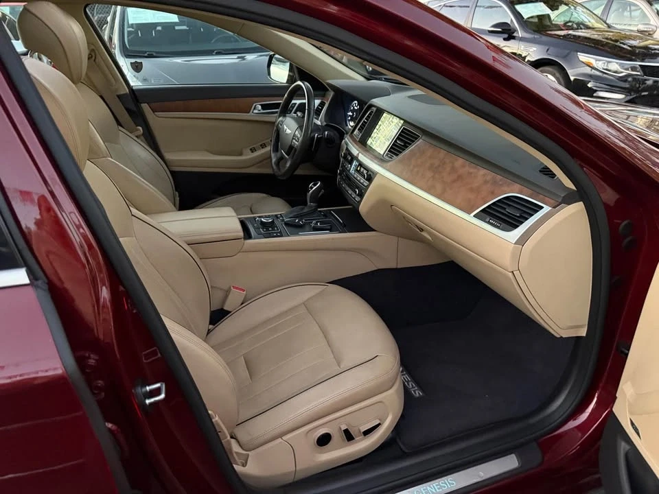 2015 Hyundai Genesis - Image 12 of 19