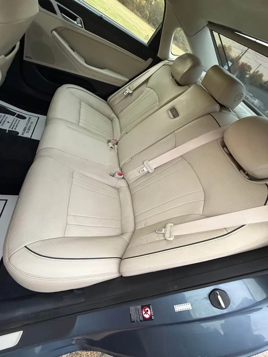 2015 Hyundai Genesis - Image 8 of 12