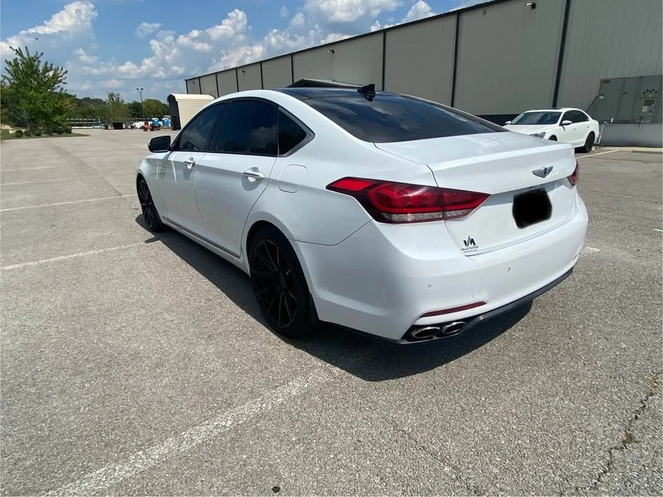2015 Hyundai Genesis - Image 8 of 17