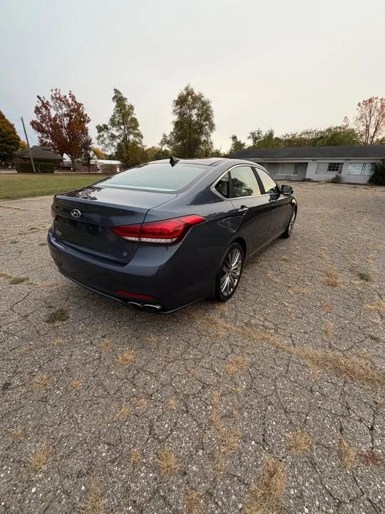 2015 Hyundai Genesis - Image 7 of 12