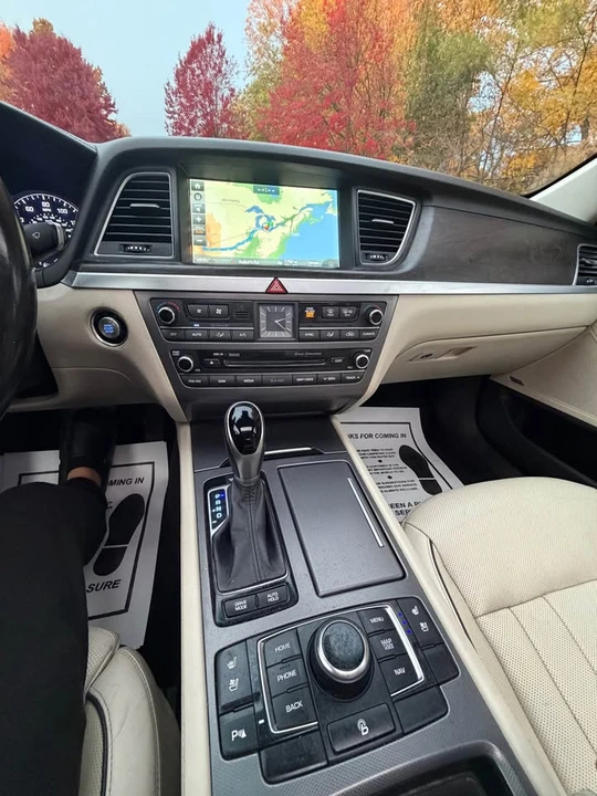 2015 Hyundai Genesis - Image 9 of 15