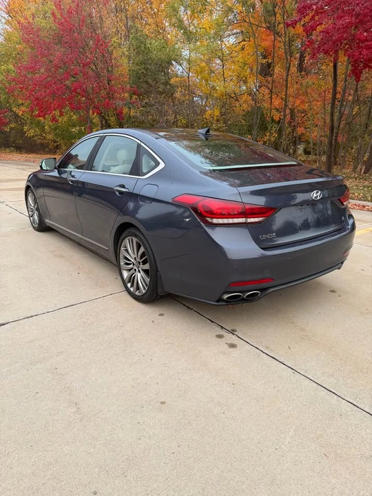 2015 Hyundai Genesis - Image 5 of 15