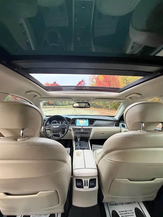 2015 Hyundai Genesis - Image 11 of 15