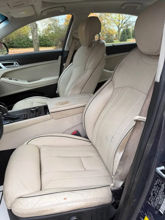 2015 Hyundai Genesis - Image 12 of 15