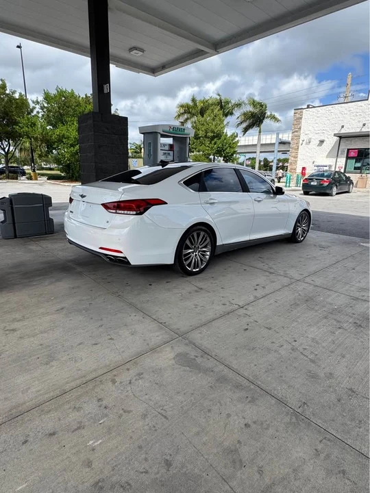 2015 Hyundai Genesis - Image 5 of 12
