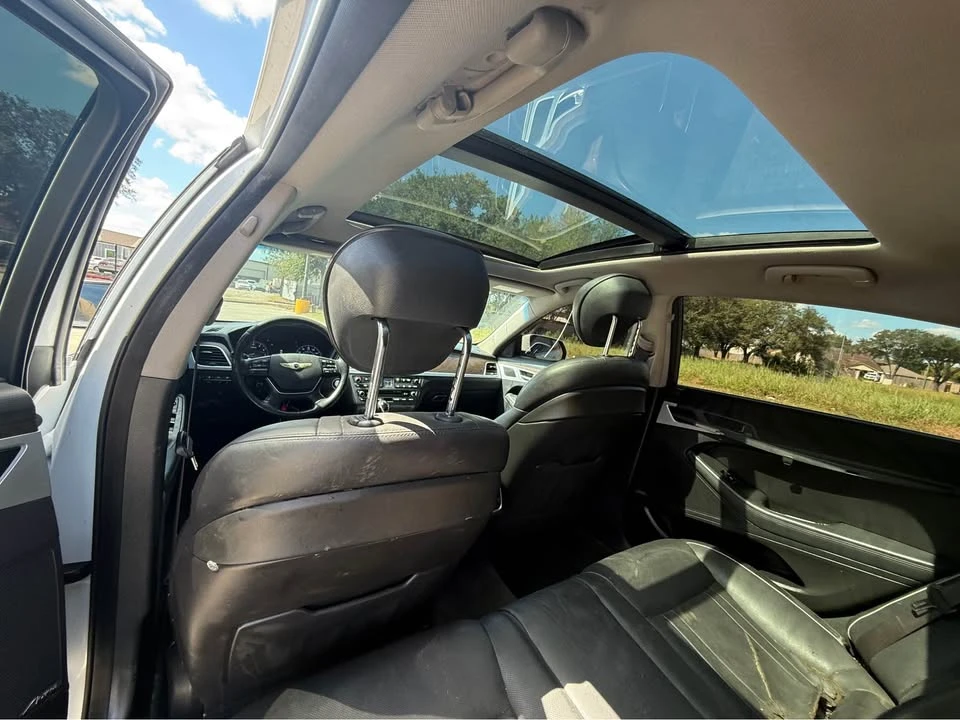 2015 Hyundai Genesis - Image 9 of 10