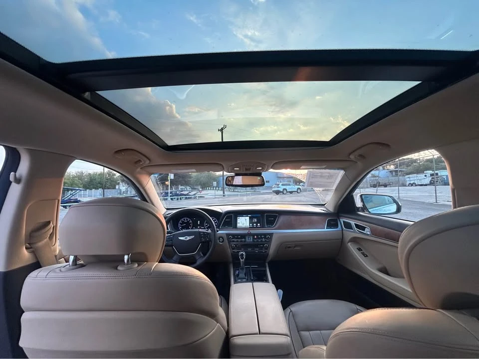 2015 Hyundai Genesis - Image 6 of 15