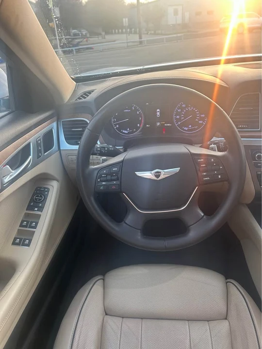 2015 Hyundai Genesis - Image 9 of 15