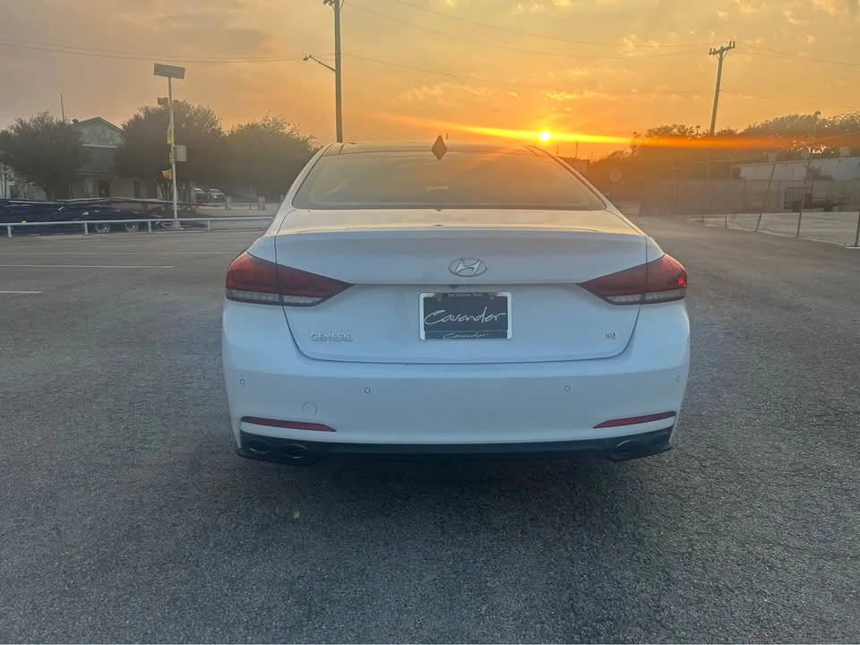 2015 Hyundai Genesis - Image 4 of 15