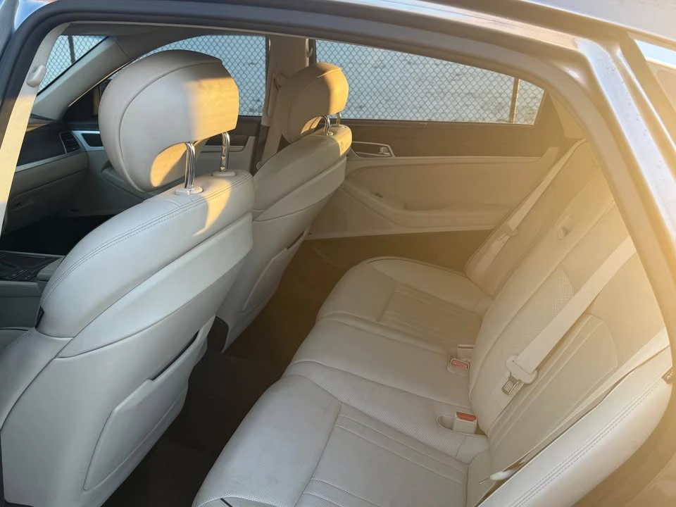 2015 Hyundai Genesis - Image 8 of 12