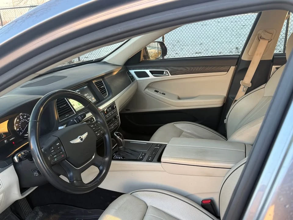 2015 Hyundai Genesis - Image 9 of 12