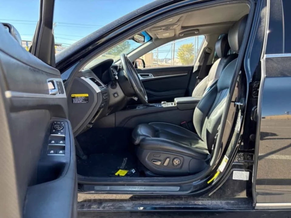 2015 Hyundai Genesis - Image 6 of 8