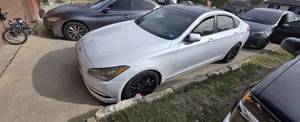 2015 Hyundai Genesis - Image 3 of 5